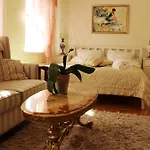 Aparthotel Embrace &