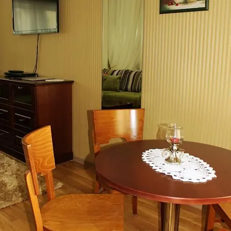 Lägenhetshotell Embrace & 4*