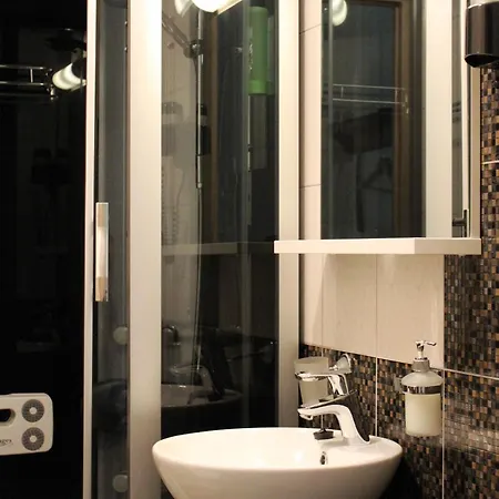 Embrace & Lägenhetshotell 4*